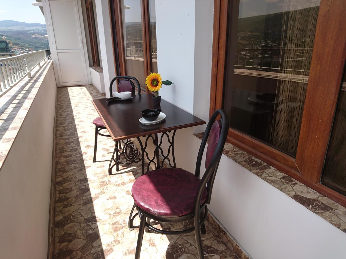 Spacious 2 Bedroom Apartment Tbilisi Exteriér fotografie